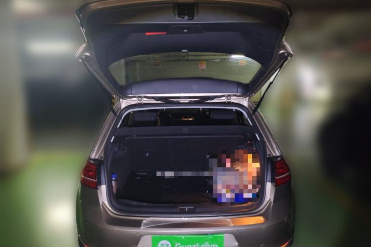 Used Volkswagen Golf 2015 1.6L Automatic Comfort Model Trunk
