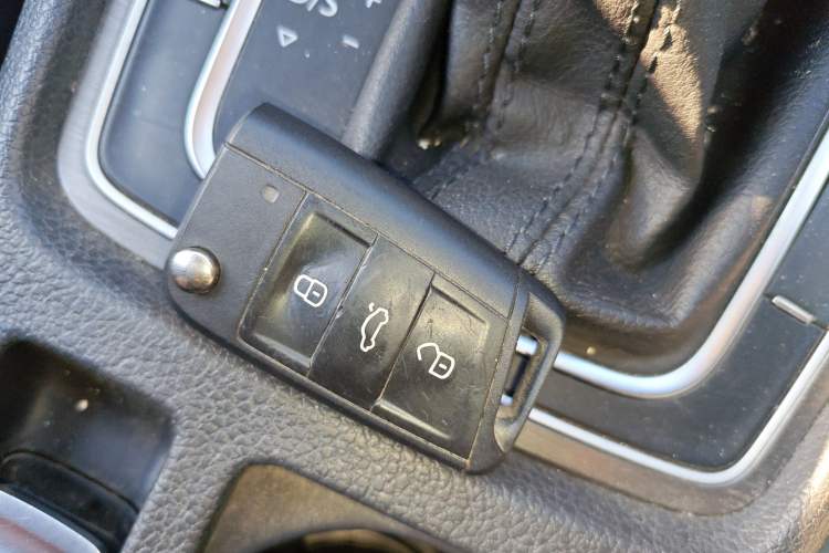 Used Volkswagen Golf 2015 1.4TSI Automatic Comfort Model Vehicle Key