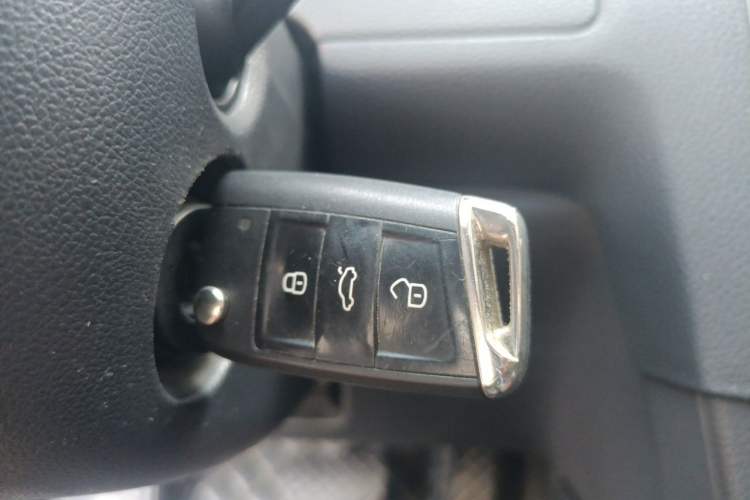 Used Volkswagen Golf 2015 1.4TSI Automatic Comfort Model Vehicle Key