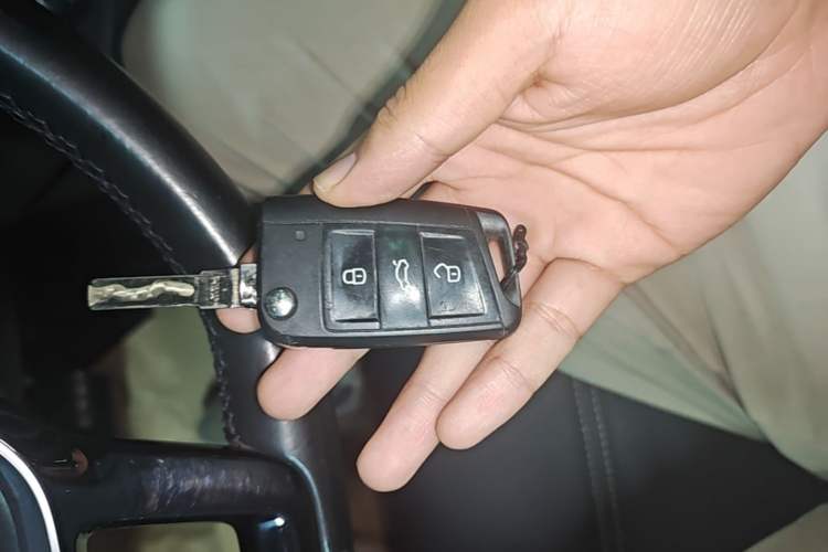 Used Volkswagen Golf 2015 1.6L Automatic Comfort Model Vehicle Key