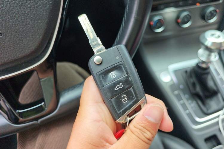 Used Volkswagen Golf 2015 1.4TSI Automatic Luxury Model Vehicle Key