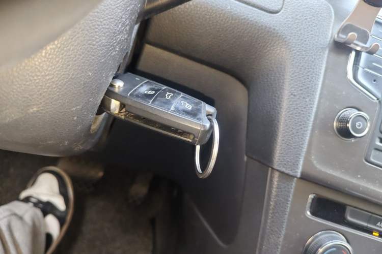 Used Volkswagen Golf 2015 1.4TSI Automatic Comfort Model Vehicle Key