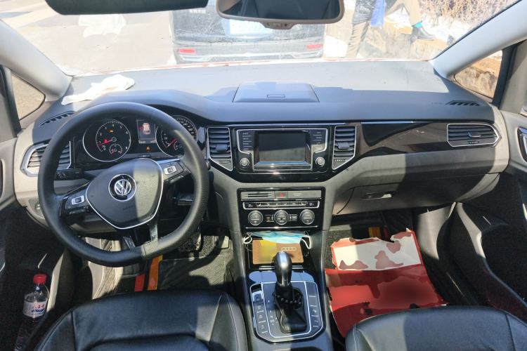Used Volkswagen Golf 2015 1.4TSI Sportsvan Center Console