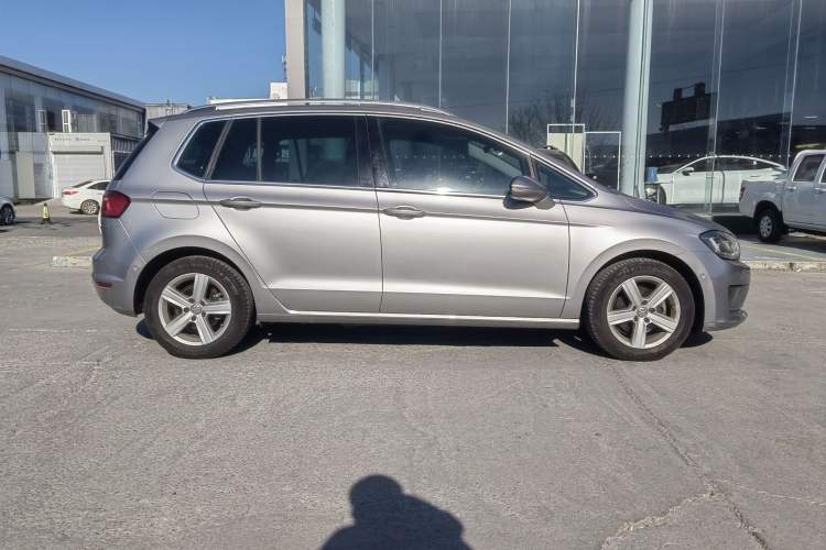 Used Volkswagen Golf 2015 1.4TSI Sportsvan Exterior 2