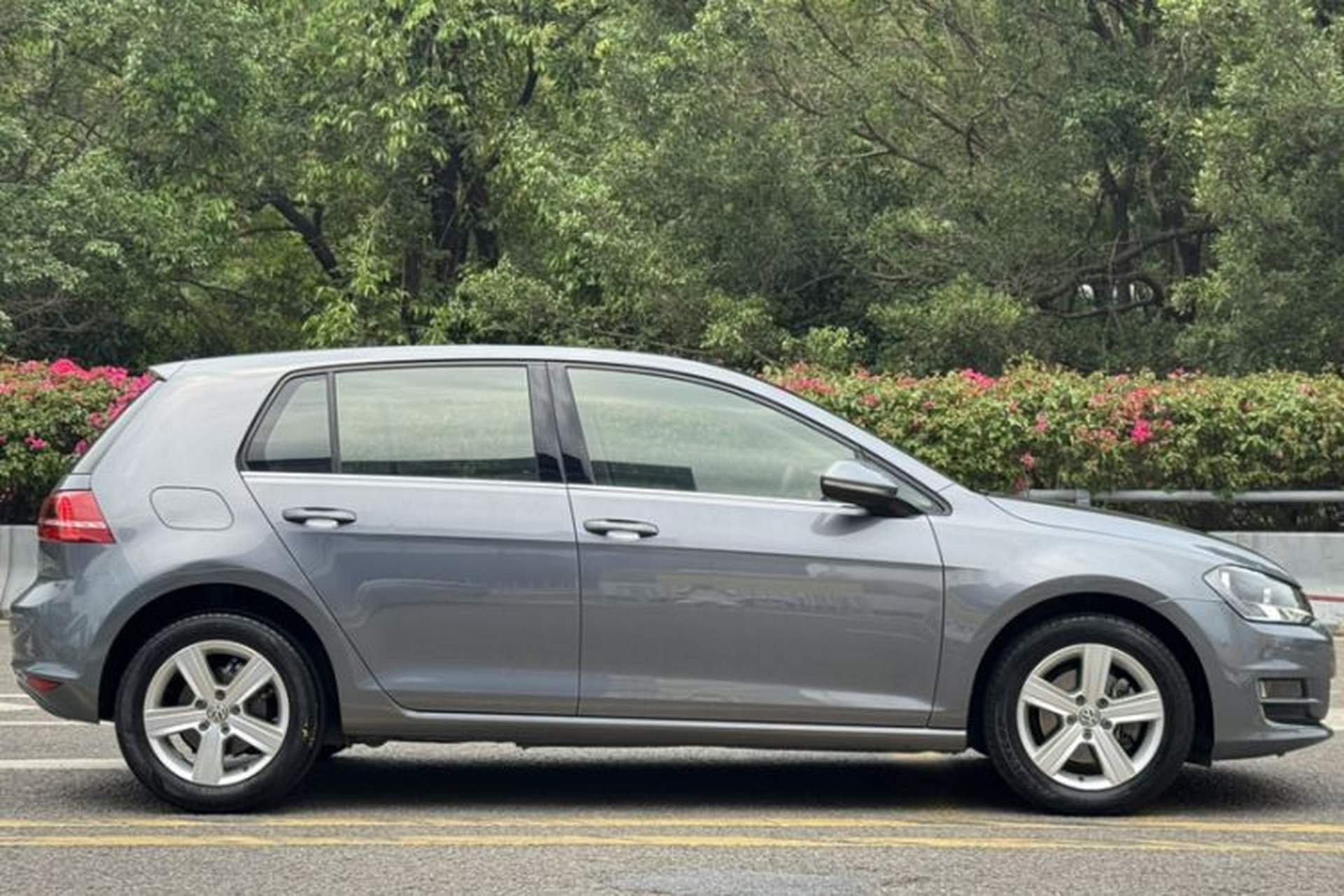 Used Volkswagen Golf 2015 1.4TSI Automatic Comfort Model Exterior 4