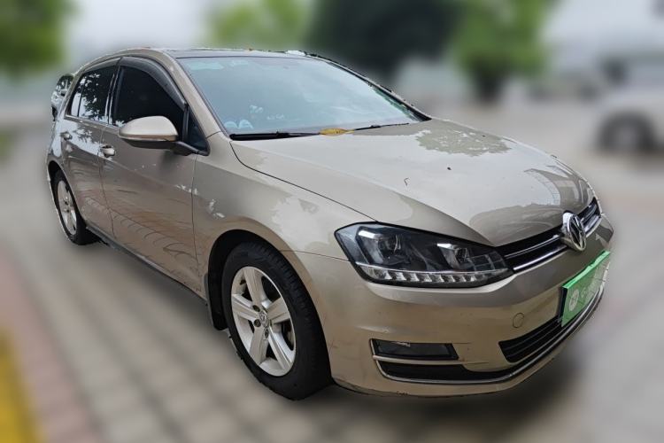 Used Volkswagen Golf 2015 1.6L Automatic Comfort Model Front Right 45 Deg