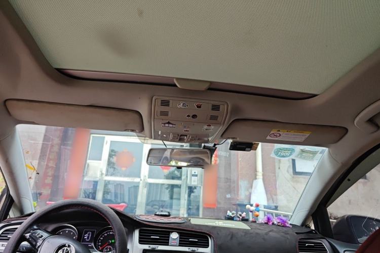 Used Volkswagen Golf 2015 1.6L Automatic Comfort Model Headliner
