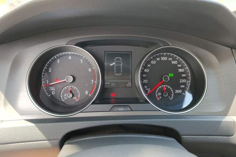 Used Volkswagen Golf 2015 1.4TSI Automatic Luxury Model Instrument Cluster