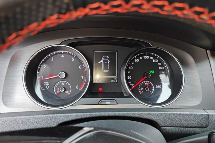 Used Volkswagen Golf 2015 1.6L Automatic Comfort Model Instrument Cluster