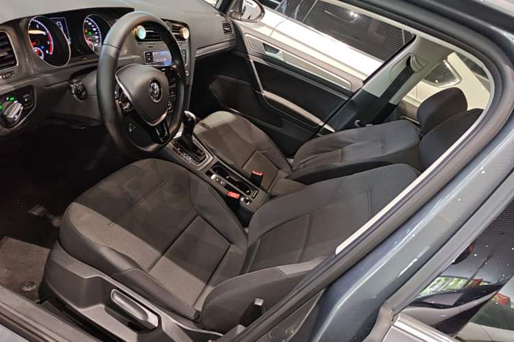 Used Volkswagen Golf 2015 1.4TSI Automatic Comfort Model Left Front Seat