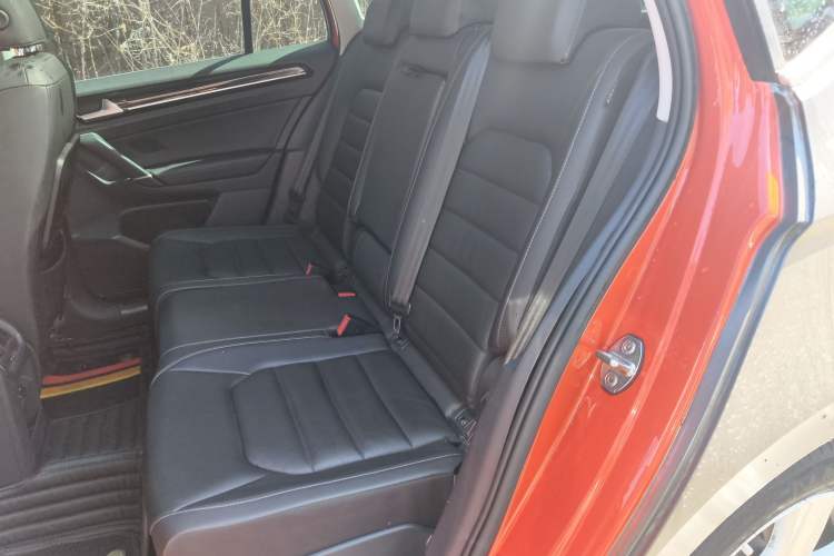 Used Volkswagen Golf 2015 1.4TSI Sportsvan Left Rear Seat