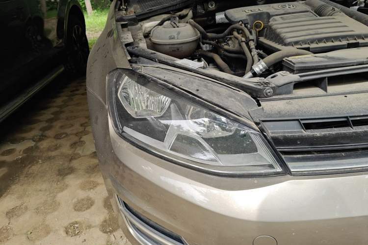 Used Volkswagen Golf 2015 1.4TSI Automatic Comfort Model Right Front Headlight