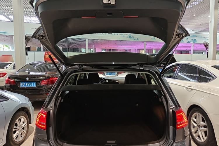 Used Volkswagen Golf 2015 1.4TSI Automatic Comfort Model Trunk