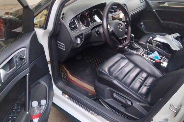 Used Volkswagen Golf 2015 1.4TSI Automatic Luxury Model Driver Seat