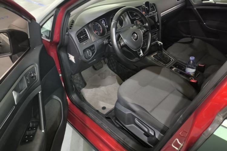 Used Volkswagen Golf 2015 1.4TSI Automatic Comfort Model Driver Seat