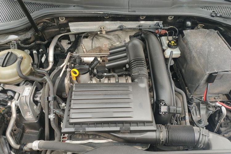 Used Volkswagen Golf 2015 1.4TSI Manual R-Line Engine Bay
