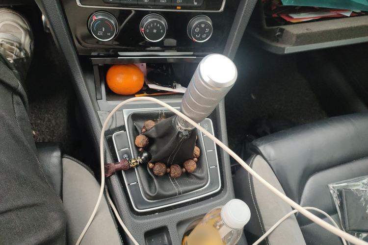 Used Volkswagen Golf 2015 1.4TSI Manual R-Line Gear Lever