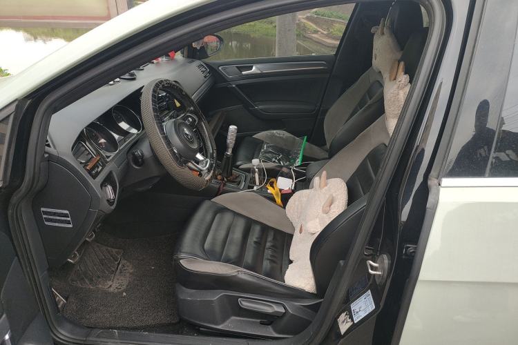 Used Volkswagen Golf 2015 1.4TSI Manual R-Line Left Front Seat