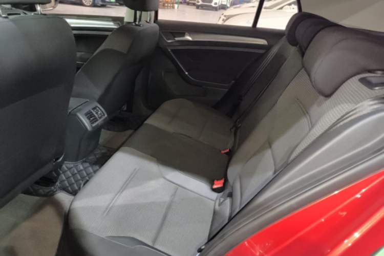 Used Volkswagen Golf 2015 1.4TSI Automatic Comfort Model Left Rear Seat