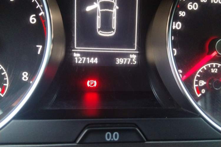 Used Volkswagen Golf 2015 1.4TSI Automatic Luxury Model Odometer Close Up