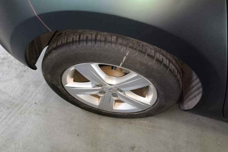 Used Volkswagen Golf 2015 1.4TSI Automatic Comfort Model Right Rear Wheel Hub