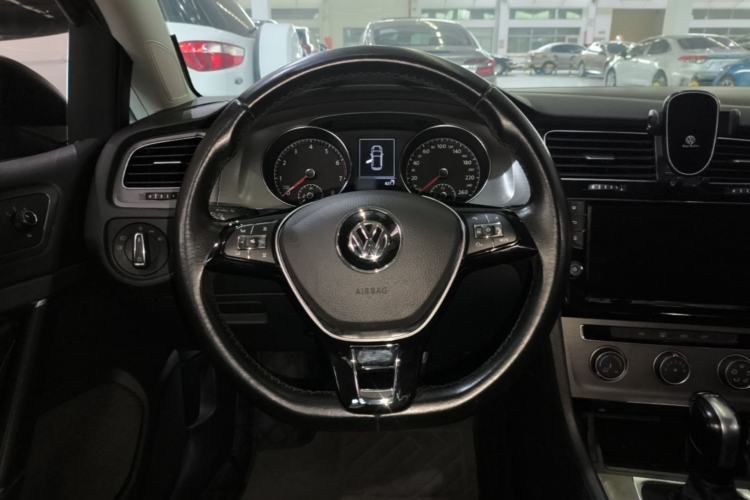 Used Volkswagen Golf 2015 1.4TSI Automatic Comfort Model Steering Wheel
