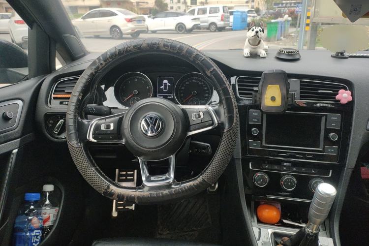 Used Volkswagen Golf 2015 1.4TSI Manual R-Line Steering Wheel
