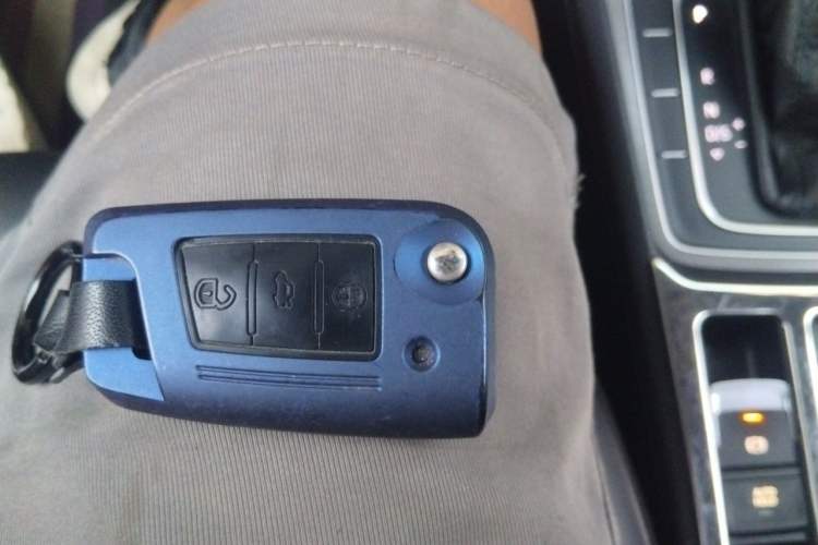 Used Volkswagen Golf 2015 1.4TSI Automatic Luxury Model Vehicle Key