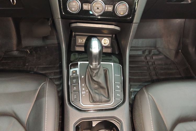Used Volkswagen Golf 2015 1.4TSI Sportsvan Gear Lever