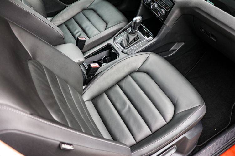 Used Volkswagen Golf 2015 1.4TSI Sportsvan Interior 5