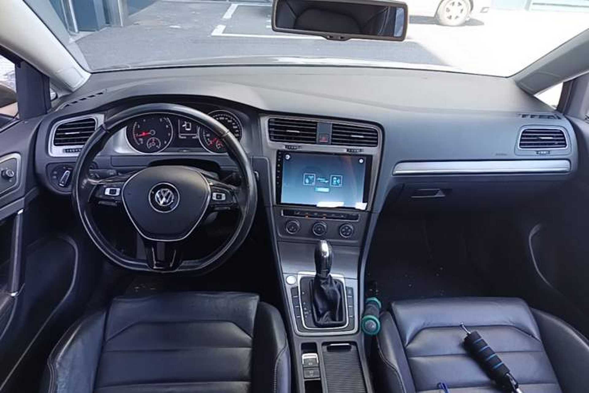 Used Volkswagen Golf 2015 1.4TSI Automatic Luxury Model Center Console