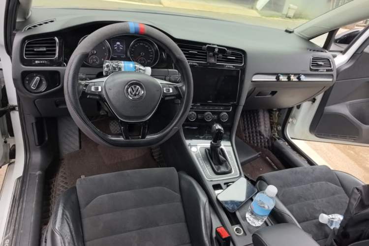 Used Volkswagen Golf 2015 1.4TSI Automatic Flagship Model Center Console