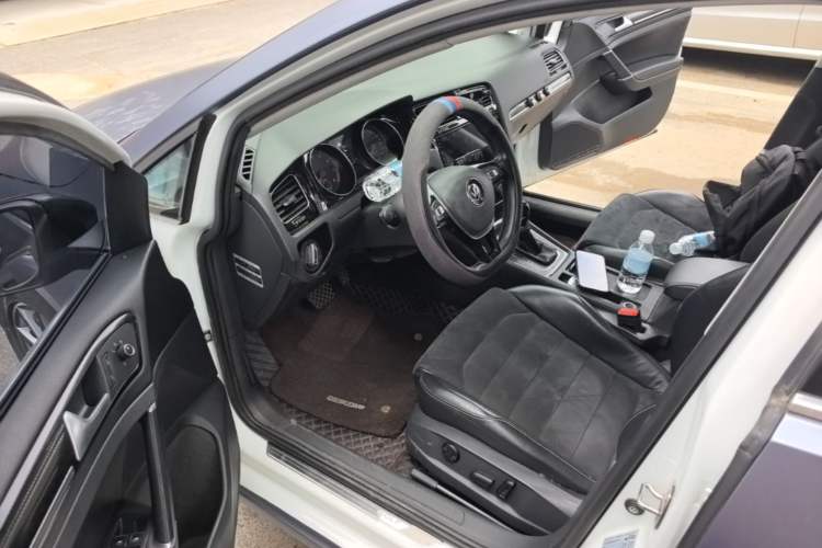 Used Volkswagen Golf 2015 1.4TSI Automatic Flagship Model Driver Seat