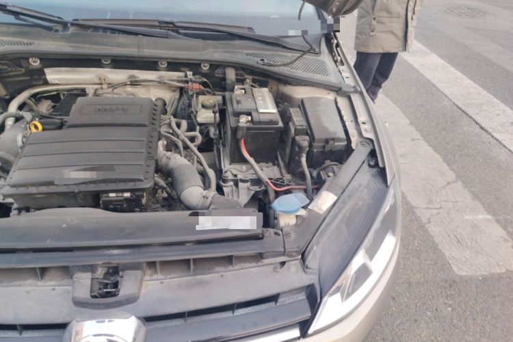 Used Volkswagen Golf 2015 1.6L Automatic Comfort Model Engine Bay Left