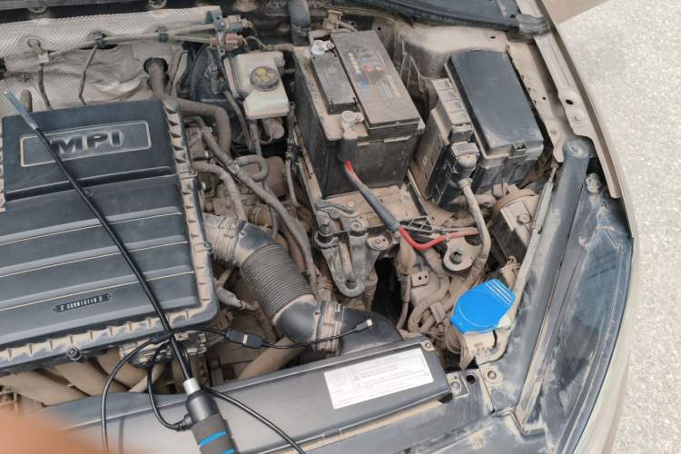 Used Volkswagen Golf 2015 1.6L Automatic Comfort Model Engine Bay Left