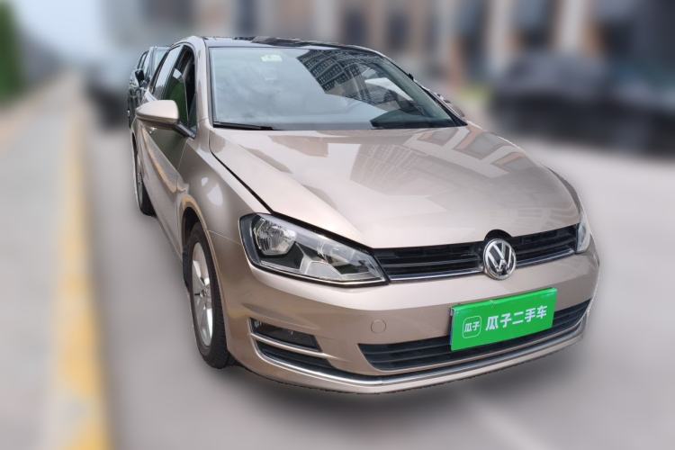 Used Volkswagen Golf 2015 1.6L Automatic Comfort Model Front Right 45 Deg