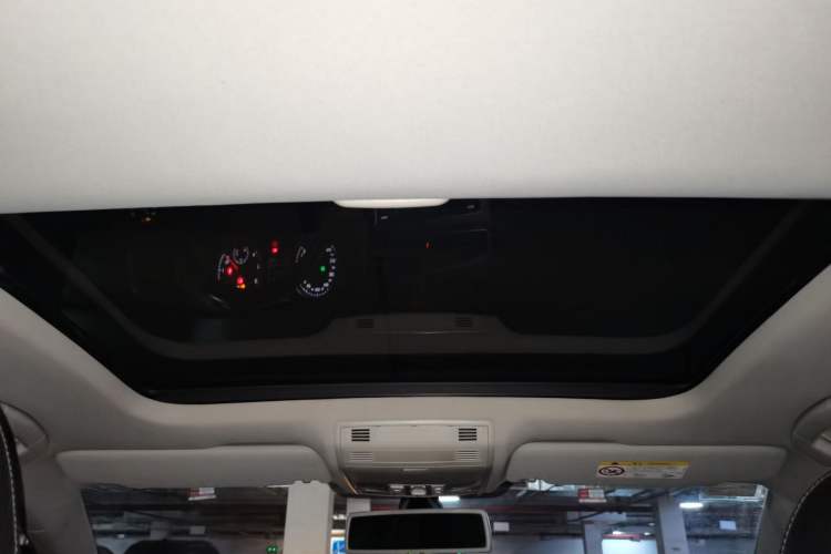 Used Volkswagen Golf 2015 1.4TSI Automatic Luxury Model Headliner