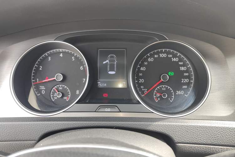 Used Volkswagen Golf 2015 1.6L Automatic Comfort Model Instrument Cluster