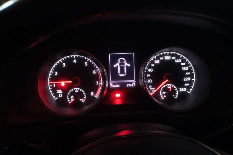 Used Volkswagen Golf 2015 1.4TSI Automatic Luxury Model Instrument Cluster