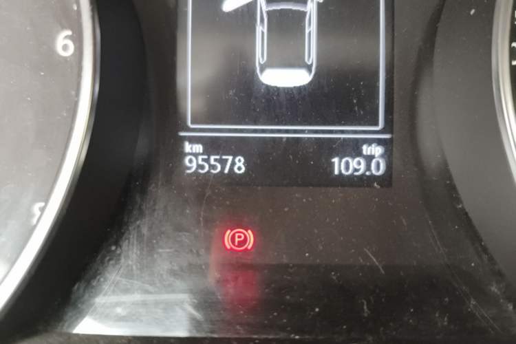 Used Volkswagen Golf 2015 1.6L Automatic Comfort Model Odometer Close Up