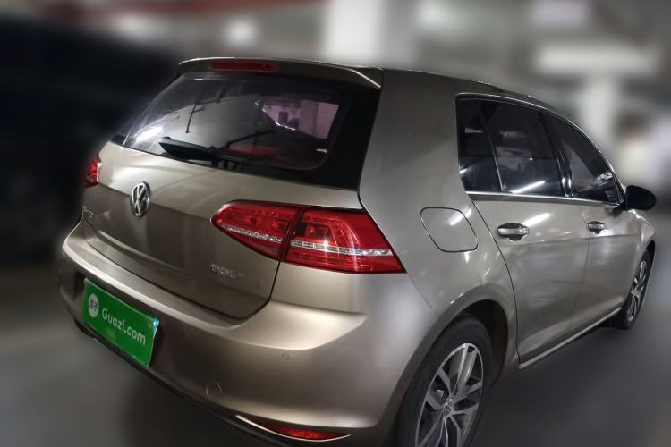 Used Volkswagen Golf 2015 1.4TSI Automatic Luxury Model Rear Right 45 Deg