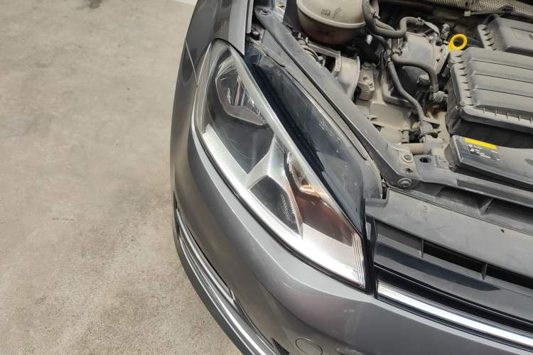 Used Volkswagen Golf 2015 1.6L Automatic Comfort Model Right Front Headlight