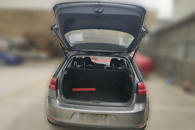 Used Volkswagen Golf 2015 1.6L Automatic Comfort Model Trunk