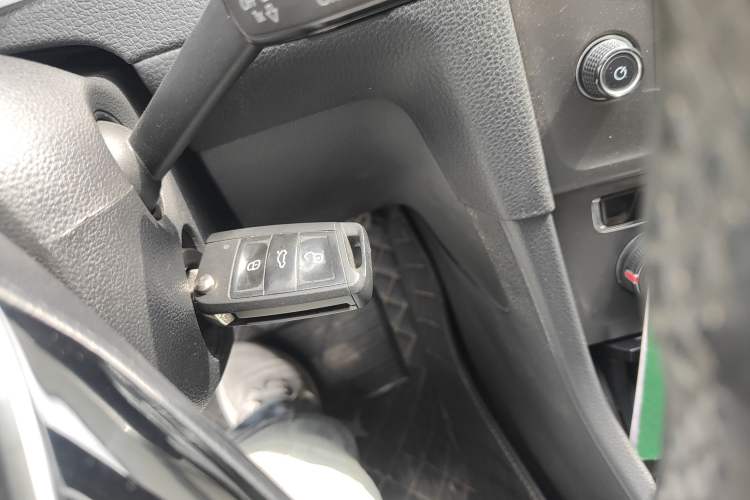 Used Volkswagen Golf 2015 1.6L Automatic Comfort Model Vehicle Key