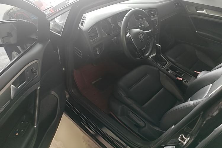 Used Volkswagen Golf 2015 1.4TSI Automatic Comfort Model Driver Seat