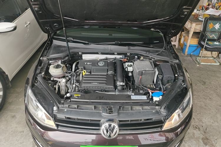 Used Volkswagen Golf 2015 1.4TSI Automatic Comfort Model Engine Bay