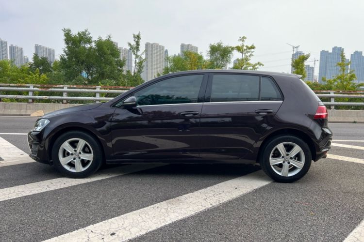 Used Volkswagen Golf 2015 1.4TSI Automatic Luxury Model Exterior 3