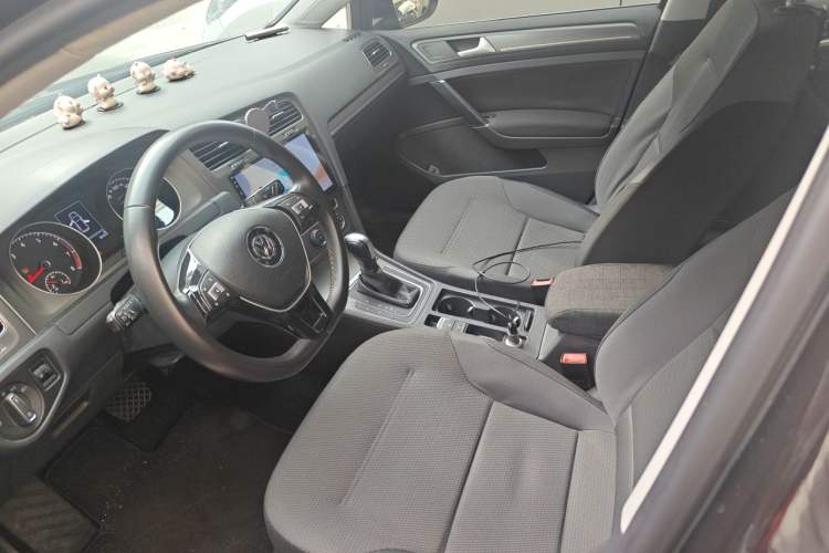 Used Volkswagen Golf 2015 1.6L Automatic Comfort Model Left Front Seat