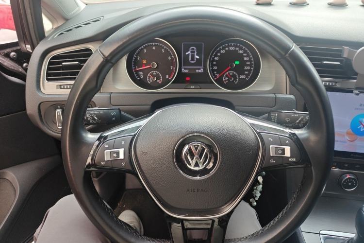 Used Volkswagen Golf 2015 1.6L Automatic Comfort Model Steering Wheel