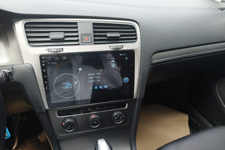 Used Volkswagen Golf 2015 1.4TSI Automatic Comfort Model Audio And AC Panel